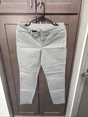 Old Navy Gray Pixie Pants